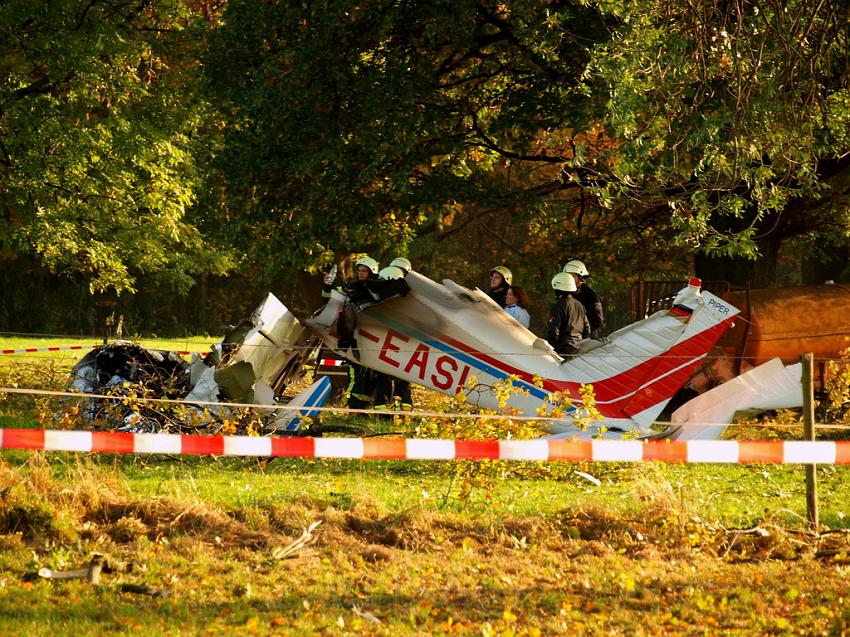 Kleinflugzeug abgestuerzt Sankt Augustin Meindorf P094.JPG